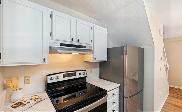 9925 Russell Avenue N 9, Brooklyn Park, MN 55444