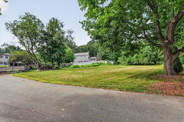 28 Twombley Ave, Billerica, MA 01862