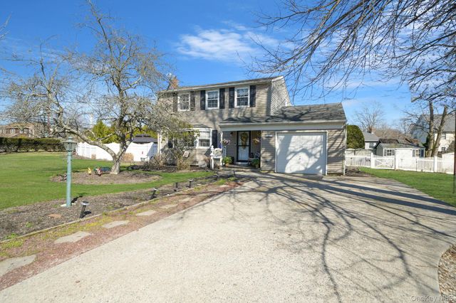 9 Southern Boulevard, East Patchogue, NY 11772