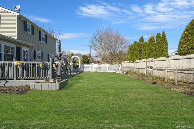 9 Southern Boulevard, East Patchogue, NY 11772