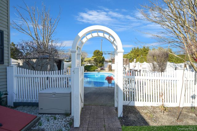 9 Southern Boulevard, East Patchogue, NY 11772