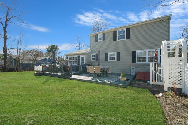 9 Southern Boulevard, East Patchogue, NY 11772