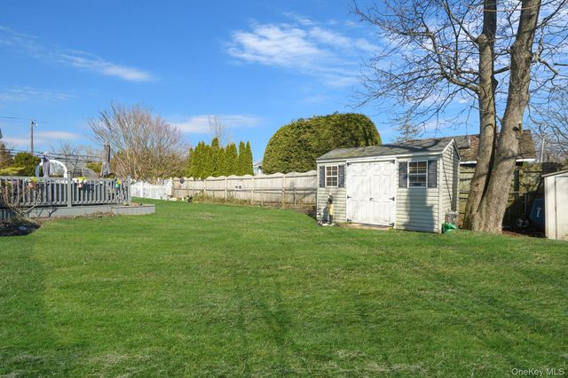 9 Southern Boulevard, East Patchogue, NY 11772