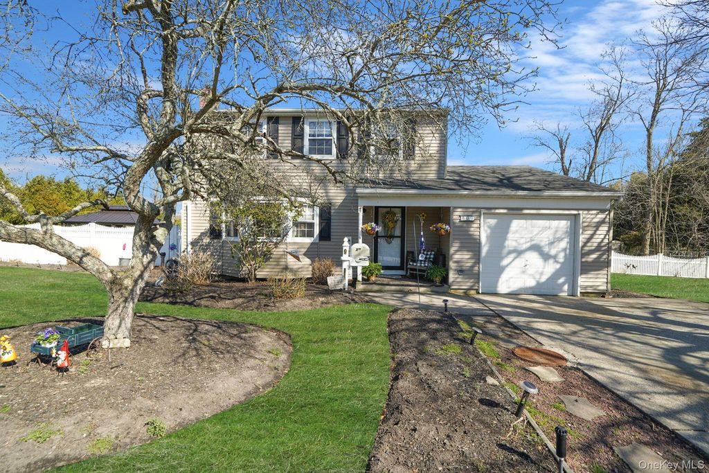 9 Southern Boulevard, East Patchogue, NY 11772