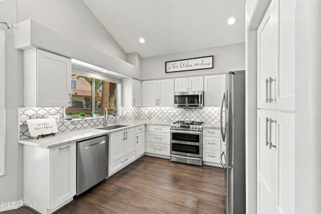 5548 E CAMPO BELLO Drive, Scottsdale, AZ 85254