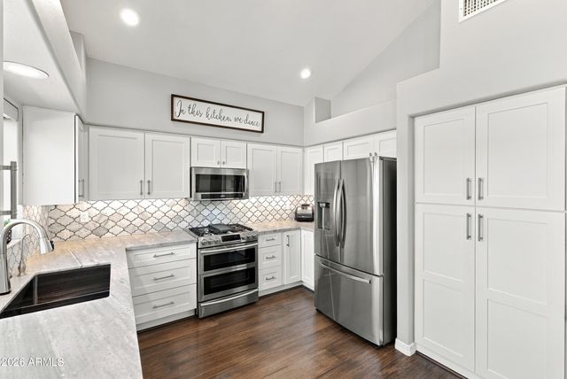 5548 E CAMPO BELLO Drive, Scottsdale, AZ 85254