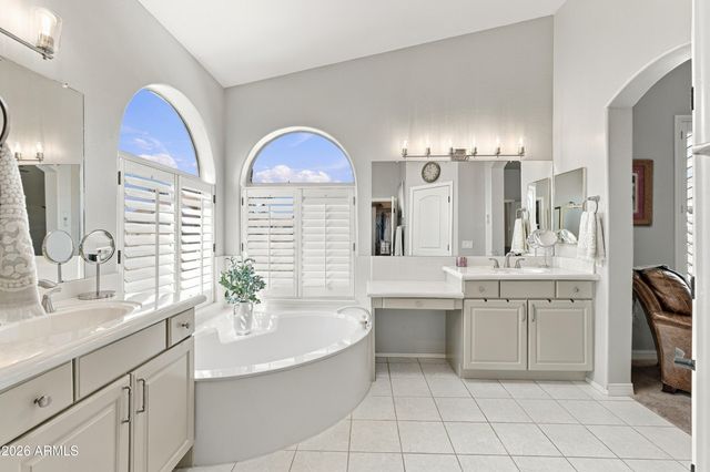 5548 E CAMPO BELLO Drive, Scottsdale, AZ 85254