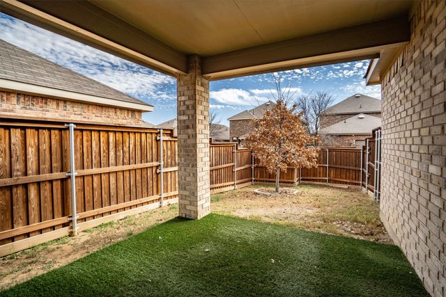 2332 Rosaline, Savannah, TX 76227