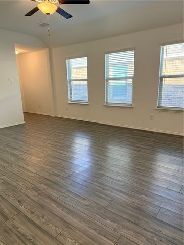 2332 Rosaline, Savannah, TX 76227