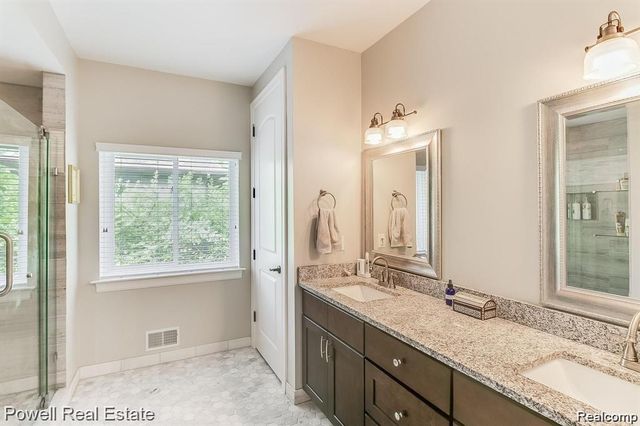 1968 MAPLEWOOD Avenue, Bloomfield Charter Township, MI 48302