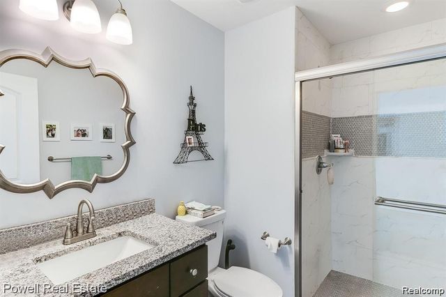 1968 MAPLEWOOD Avenue, Bloomfield Charter Township, MI 48302
