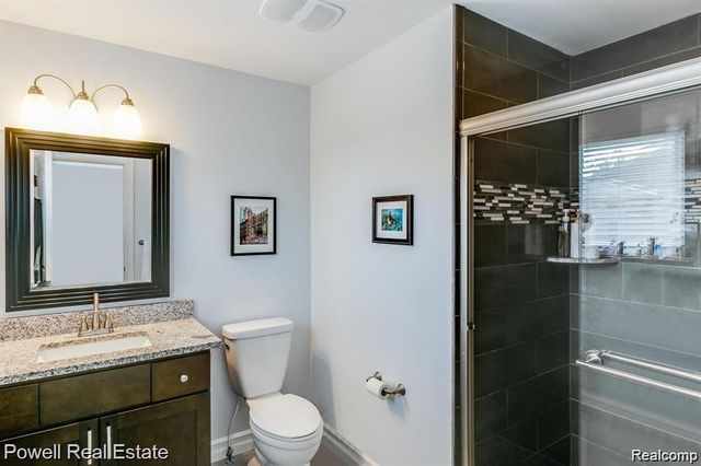 1968 MAPLEWOOD Avenue, Bloomfield Charter Township, MI 48302