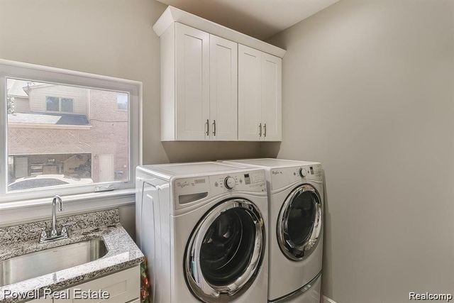1968 MAPLEWOOD Avenue, Bloomfield Charter Township, MI 48302