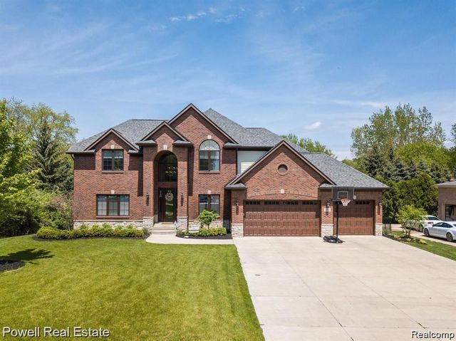1968 MAPLEWOOD Avenue, Bloomfield Charter Township, MI 48302