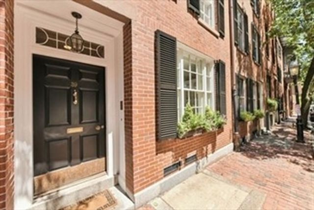39 Pinckney St, Boston, MA 02114