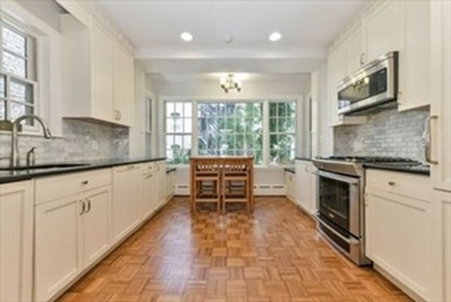39 Pinckney St, Boston, MA 02114