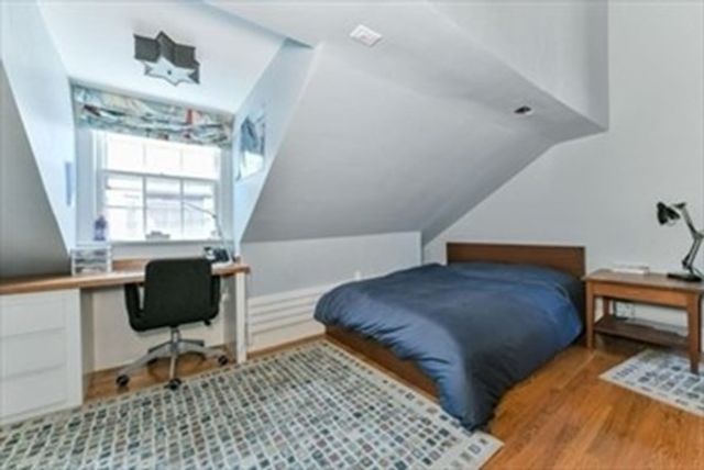 39 Pinckney St, Boston, MA 02114