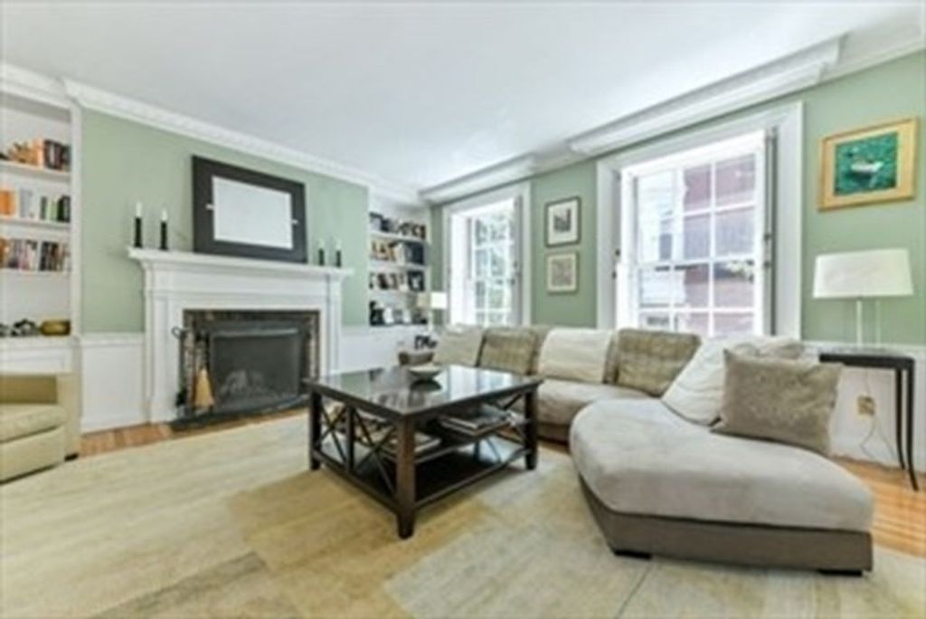 39 Pinckney St, Boston, MA 02114