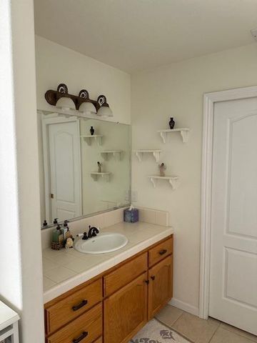 2202 W Lincoln Avenue, Fresno, CA 93706