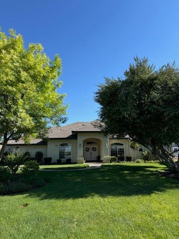 2202 W Lincoln Avenue, Fresno, CA 93706