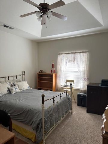 2202 W Lincoln Avenue, Fresno, CA 93706