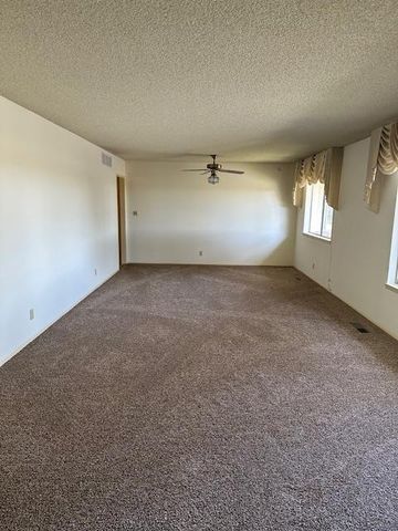 2202 W Lincoln Avenue, Fresno, CA 93706