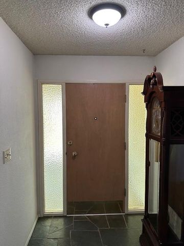 2202 W Lincoln Avenue, Fresno, CA 93706