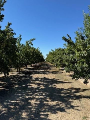 2202 W Lincoln Avenue, Fresno, CA 93706