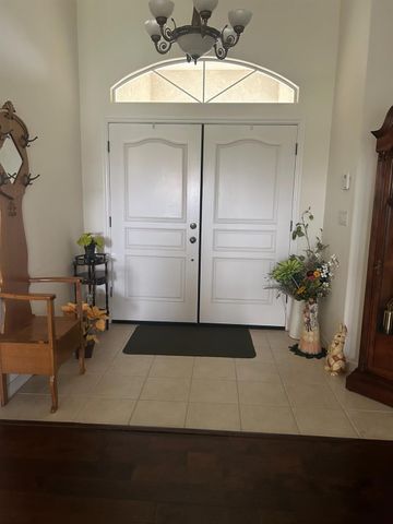 2202 W Lincoln Avenue, Fresno, CA 93706