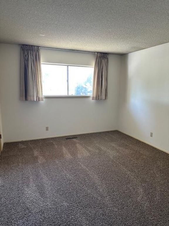 Image 33 of property listing at 2202 W Lincoln Avenue, Fresno, CA 93706