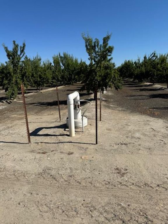 Image 38 of property listing at 2202 W Lincoln Avenue, Fresno, CA 93706