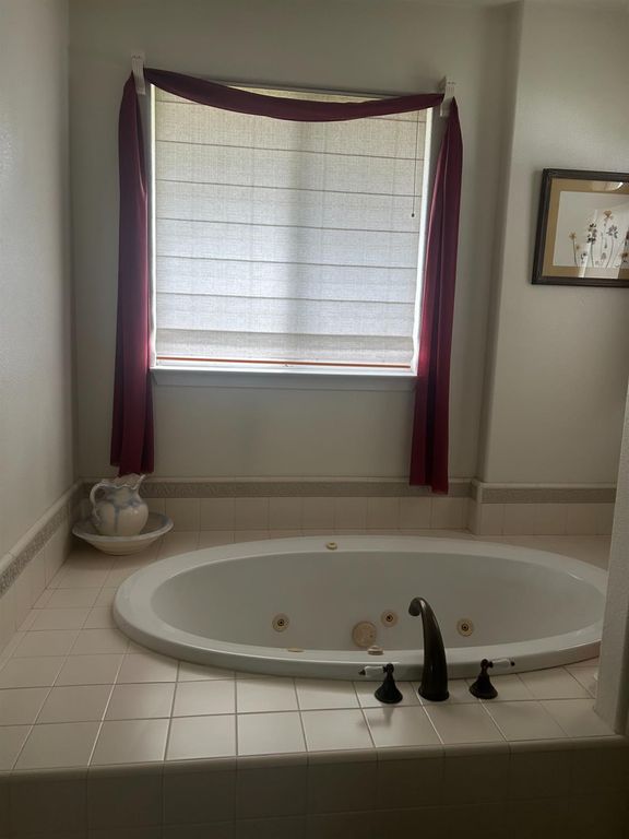 Image 47 of property listing at 2202 W Lincoln Avenue, Fresno, CA 93706