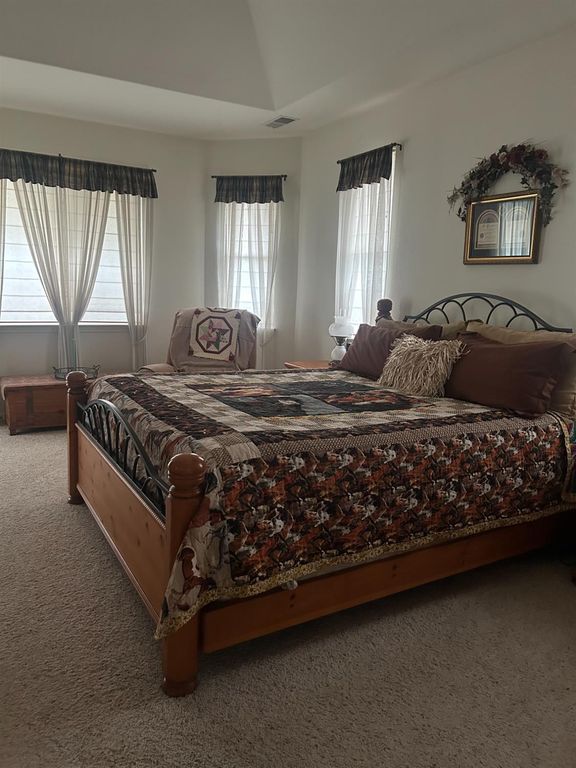 Image 48 of property listing at 2202 W Lincoln Avenue, Fresno, CA 93706