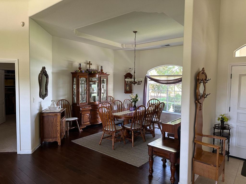 Image 9 of property listing at 2202 W Lincoln Avenue, Fresno, CA 93706