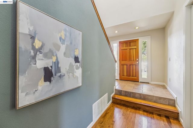 3265 Hertlein Pl, Castro Valley, CA 94546