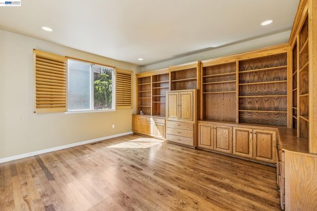 3265 Hertlein Pl, Castro Valley, CA 94546