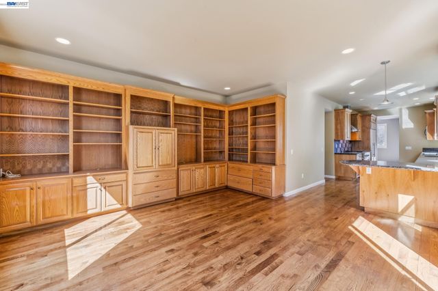 3265 Hertlein Pl, Castro Valley, CA 94546