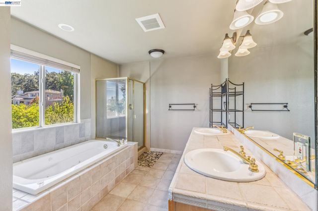 3265 Hertlein Pl, Castro Valley, CA 94546