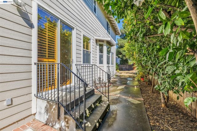 3265 Hertlein Pl, Castro Valley, CA 94546