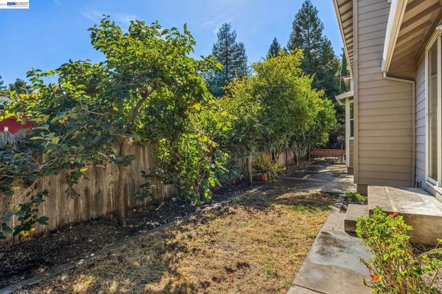 3265 Hertlein Pl, Castro Valley, CA 94546