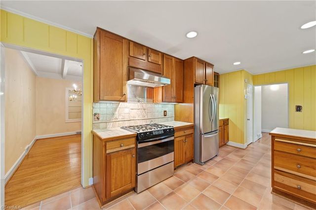 453 Plymouth Avenue, Winston-salem, NC 27104