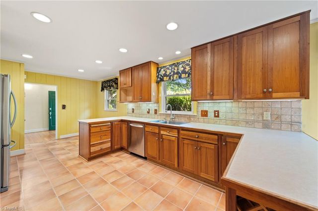 453 Plymouth Avenue, Winston-salem, NC 27104
