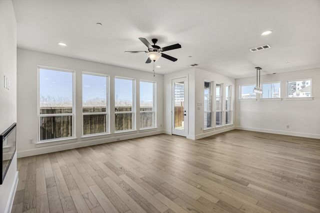 624 Damsel June Street, Lewisville, TX 75056