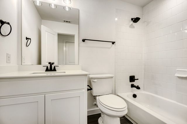 624 Damsel June Street, Lewisville, TX 75056