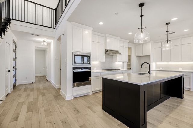 624 Damsel June Street, Lewisville, TX 75056