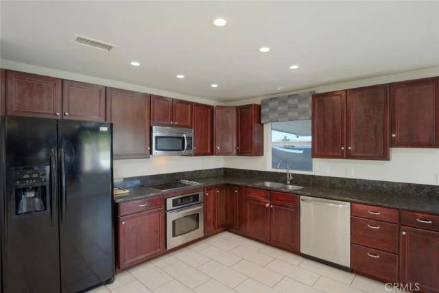 3803 Piedmont, Highland, CA 92346