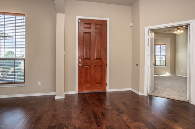 712 Stone Ridge Drive, Gainesville, TX 76240