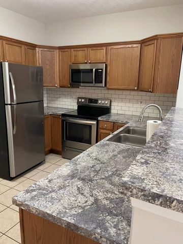 740 Rosslyns Dale, Lexington, KY 40514