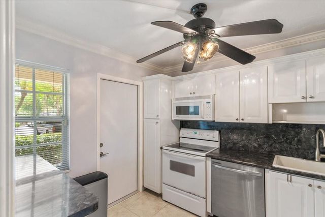 2681 S Course Dr 109, Pompano Beach, FL 33069