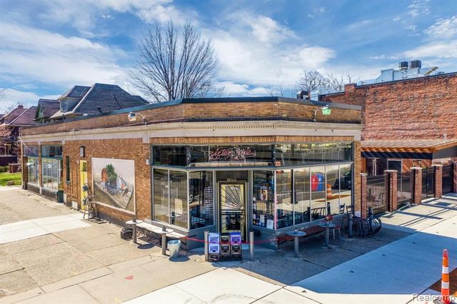 2460 Seyburn Street, Detroit, MI 48214